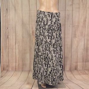 Black and white tiered long skirt